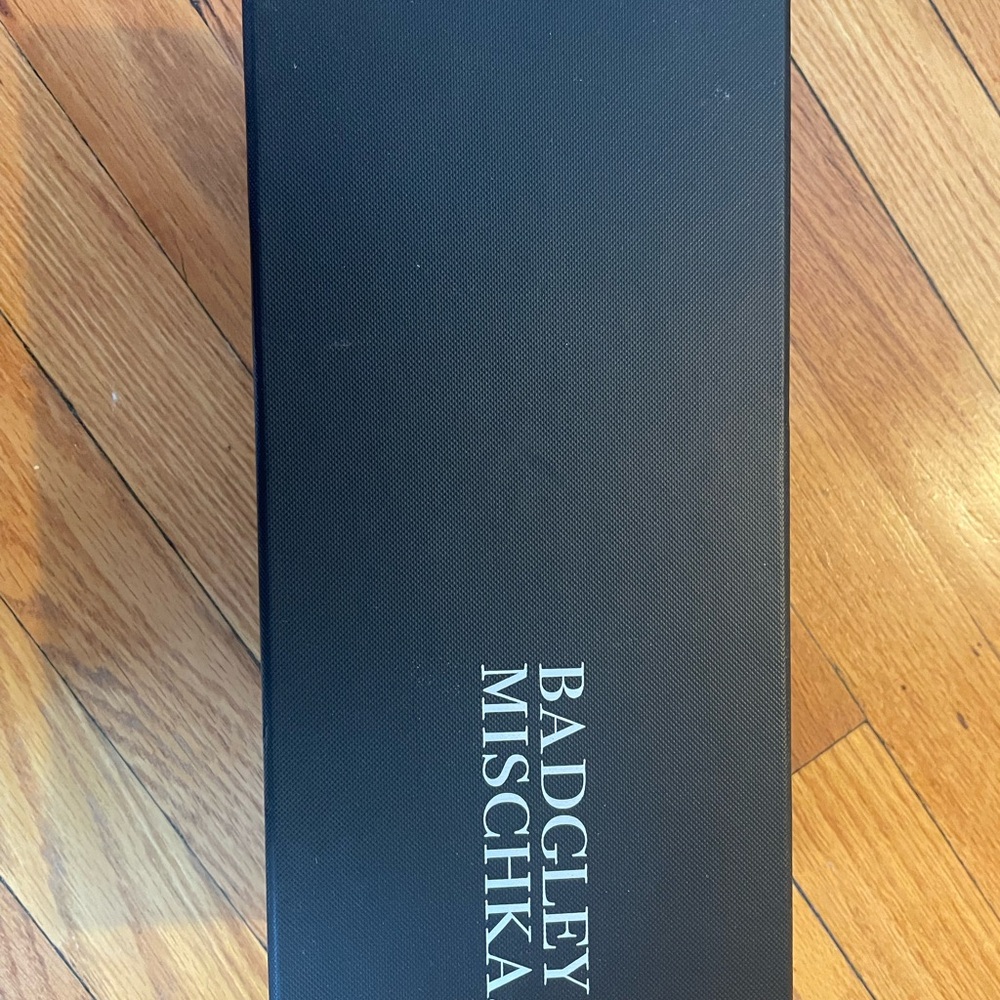 NEW IN BOX! Badgley Mischka Women's Cream Pointed-Toe Heels - Picture 5 of 5